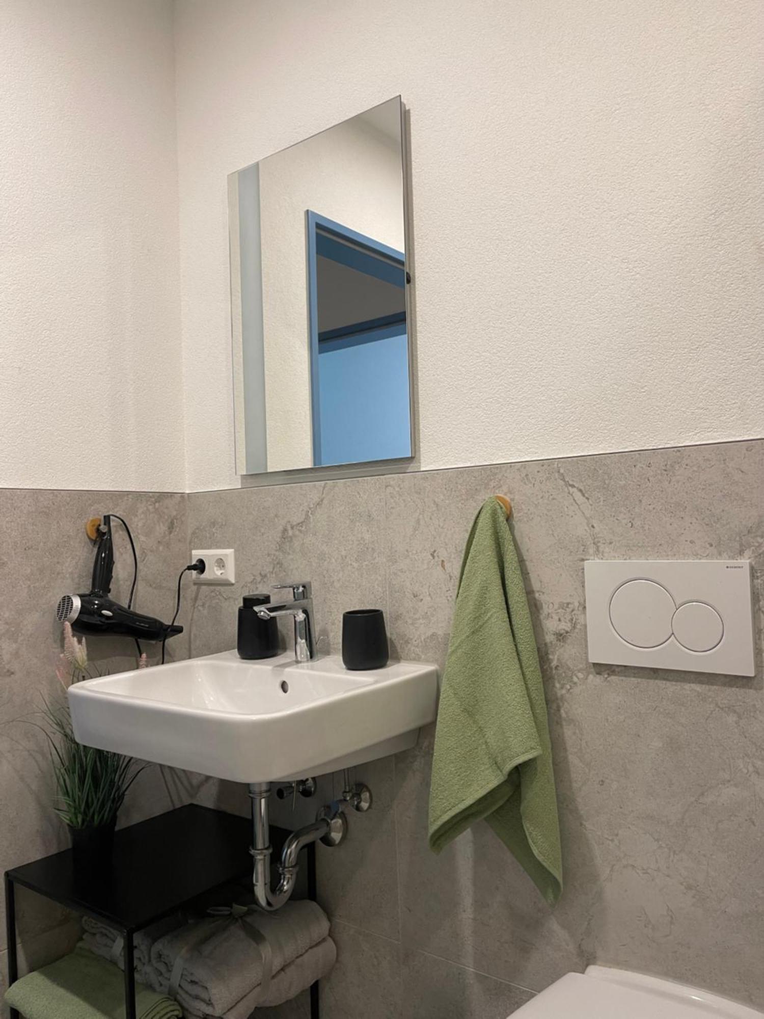 Wunderschoenes Apartment Am Schloessle Zentrum Pforzheim Bagian luar foto
