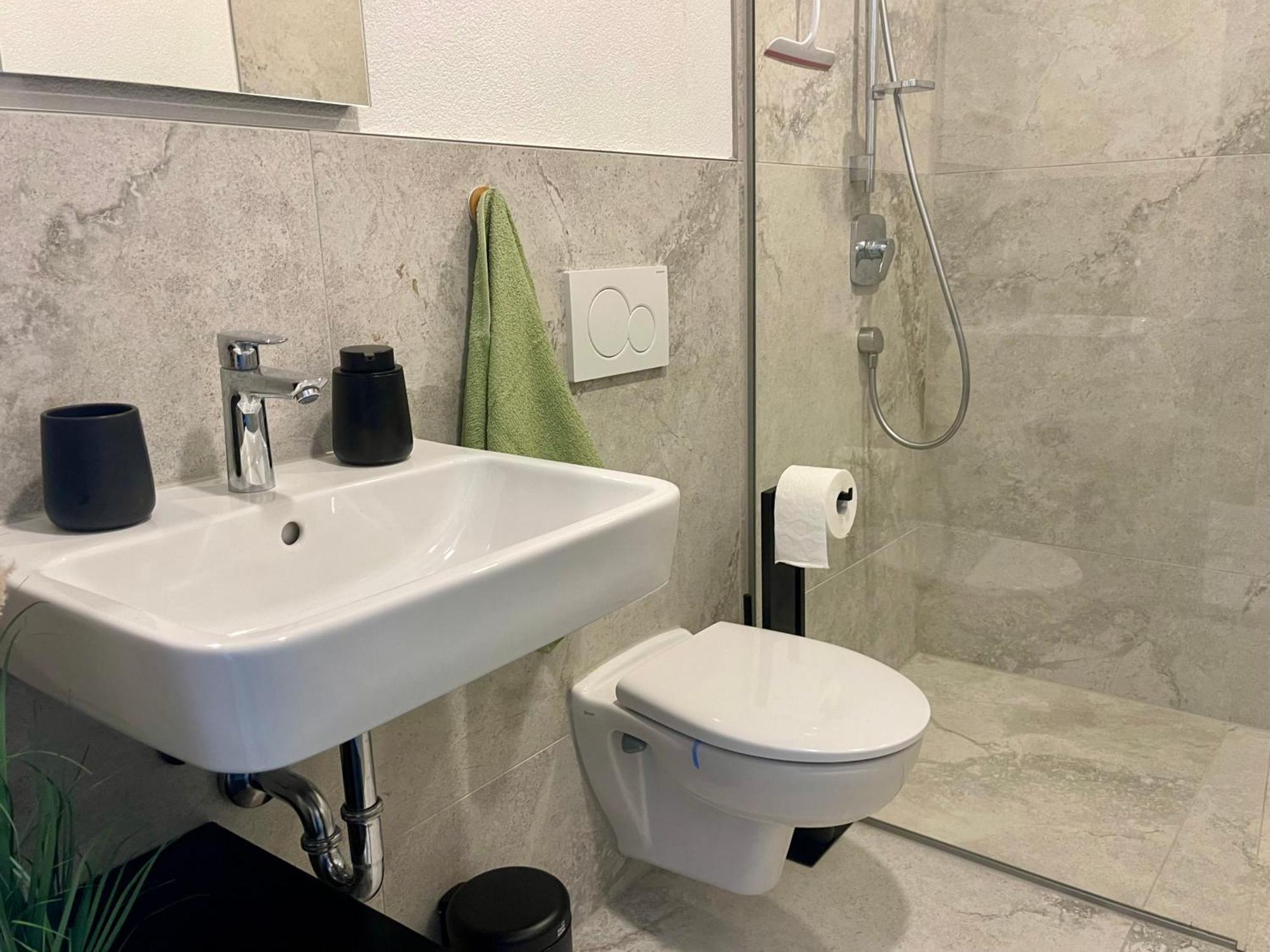 Wunderschoenes Apartment Am Schloessle Zentrum Pforzheim Bagian luar foto